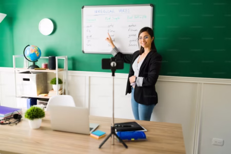 English Lesson: Simple Actions (සරල ක්‍රියා) 🚶‍♂️